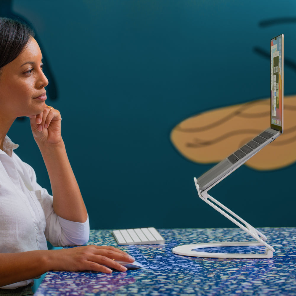 TWELVE SOUTH Curve Flex flexible desktop stand for MacBook / Laptops (White)