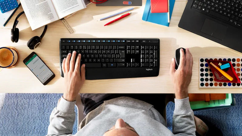 Logitech M331 Silent Plus Mouse Red