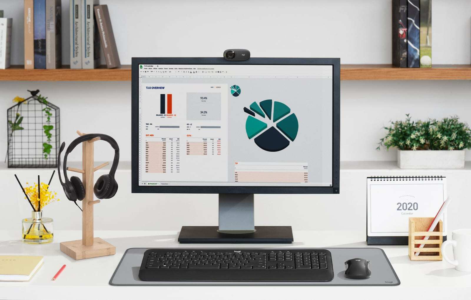 Logitech MK540 Advanced Wireless Keyboard and Mouse Combo